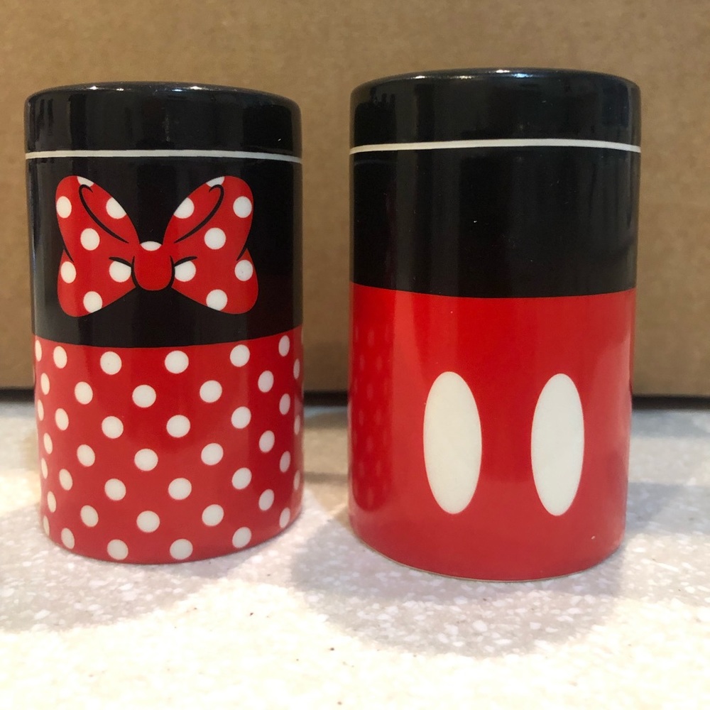 Mickey & Minnie Mouse salt and pepper shakers